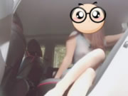 Dziewczyna azjatyckich Selfie w samochodzie